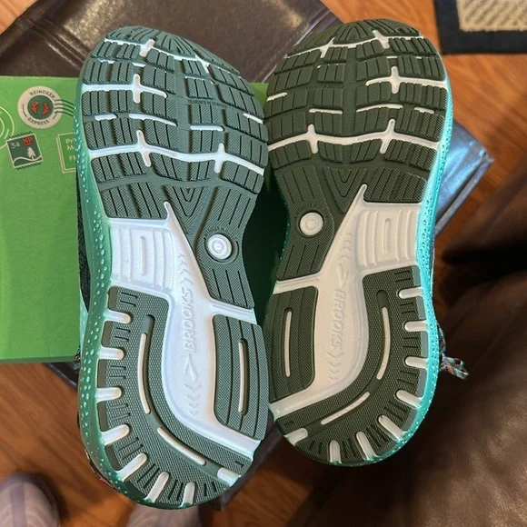 Brooks Men’s Ghost 16 Run/Walk Sneakers. Size 9.5 medium. New with tags. In box. - Picture 3 of 6